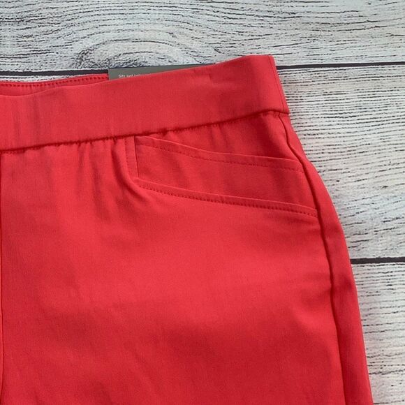 Christopher & Banks sz 10 Capri Signature Slimming Pull on Modern Fit New NWT - Picture 2 of 9